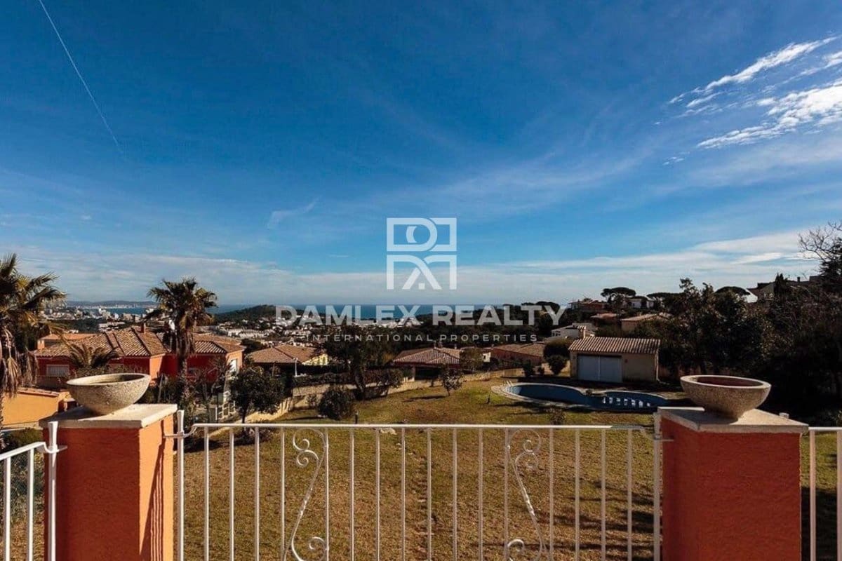 4 soveværelse Villa til salg i Sant Feliu de Guixols - € 750.000 (Ref: 3896836)