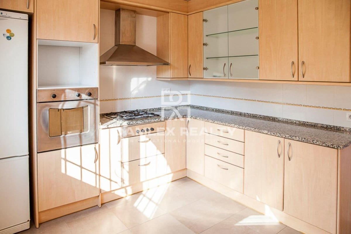 4 soveværelse Villa til salg i Sant Feliu de Guixols - € 750.000 (Ref: 3896836)