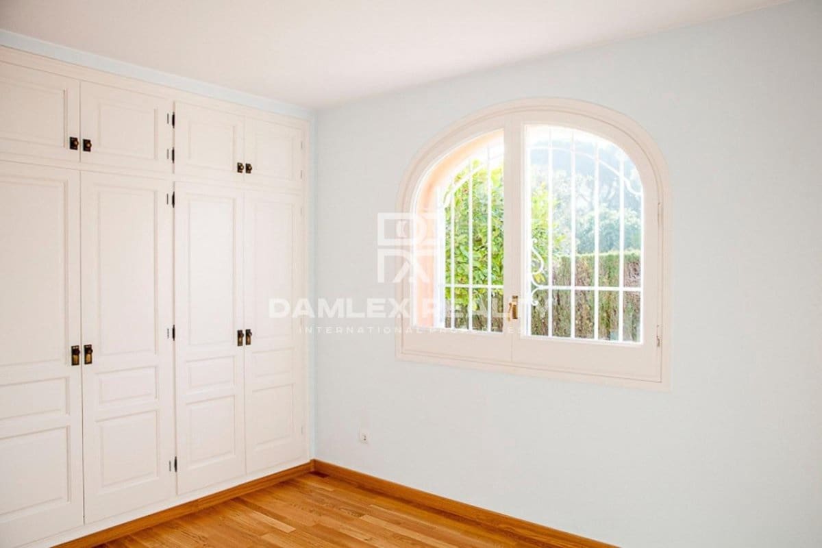 4 soveværelse Villa til salg i Sant Feliu de Guixols - € 750.000 (Ref: 3896836)