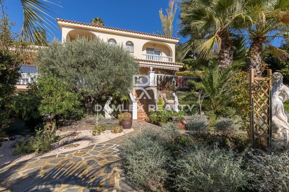 4 soveværelse Villa til salg i Blanes med swimmingpool garage - € 1.250.000 (Ref: 4367972)