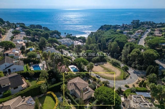 4 chambre Villa/Maison à vendre à Blanes avec piscine garage - 1 250 000 € (Ref: 4367972)