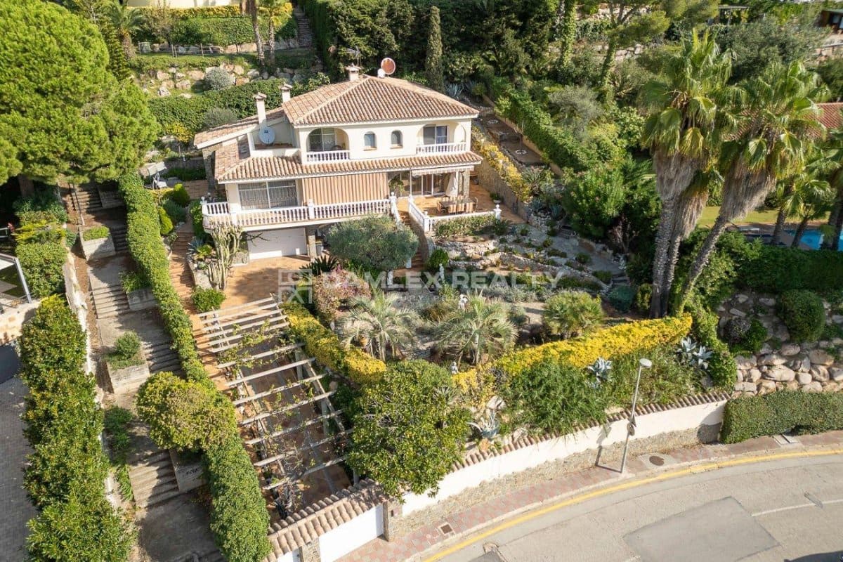 4 soveværelse Villa til salg i Blanes med swimmingpool garage - € 1.250.000 (Ref: 4367972)