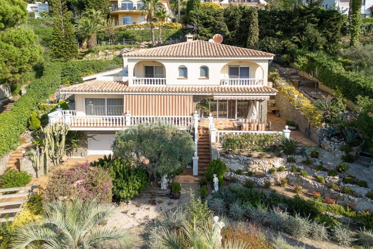 4 soveværelse Villa til salg i Blanes med swimmingpool garage - € 1.250.000 (Ref: 4367972)