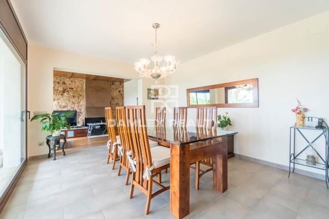 5 soveværelse Villa til salg i Lloret de Mar med swimmingpool garage - € 1.350.000 (Ref: 4368026)