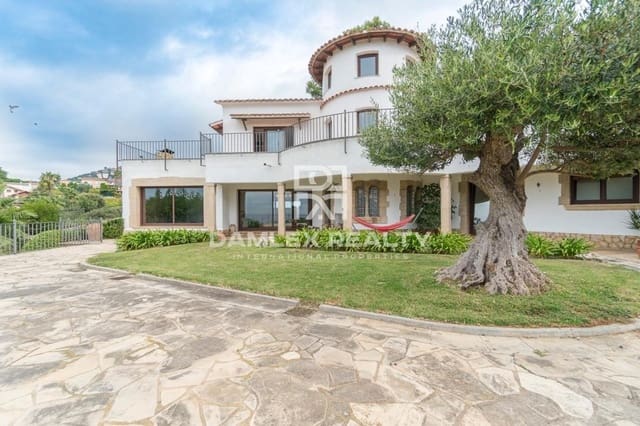 5 soveværelse Villa til salg i Lloret de Mar med swimmingpool garage - € 1.350.000 (Ref: 4368026)