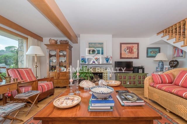 3 soveværelse Villa til salg i Lloret de Mar med garage - € 1.250.000 (Ref: 4368048)