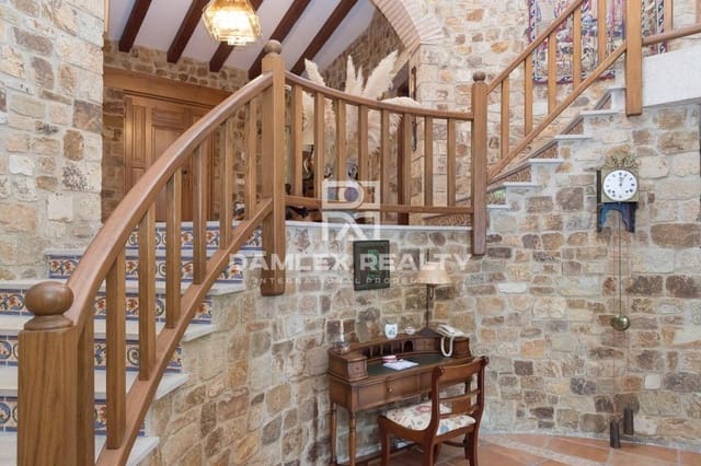 5 bedroom Villa for sale in Platja d'Aro, Castell-Platja d'Aro - € 2,500,000 (Ref: 4368075)