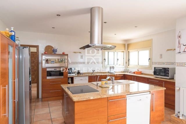 5 bedroom Villa for sale in Platja d'Aro, Castell-Platja d'Aro - € 2,500,000 (Ref: 4368075)