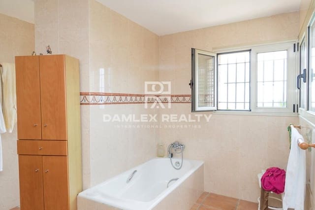 5 bedroom Villa for sale in Platja d'Aro, Castell-Platja d'Aro - € 2,500,000 (Ref: 4368075)