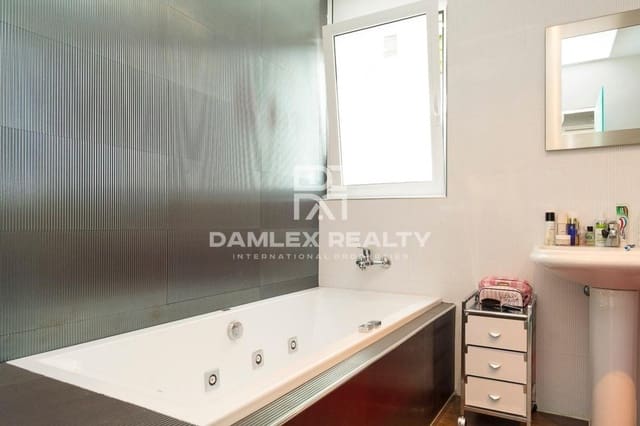 5 makuuhuone Huvila myytävänä paikassa Platja d'Aro, Castell-Platja d'Aro mukana uima-altaan - 1 250 000 € (Ref: 4368076)