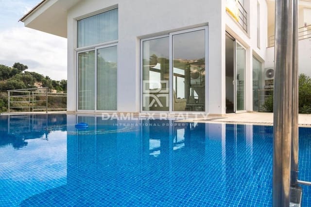 5 makuuhuone Huvila myytävänä paikassa Platja d'Aro, Castell-Platja d'Aro mukana uima-altaan - 1 250 000 € (Ref: 4368076)