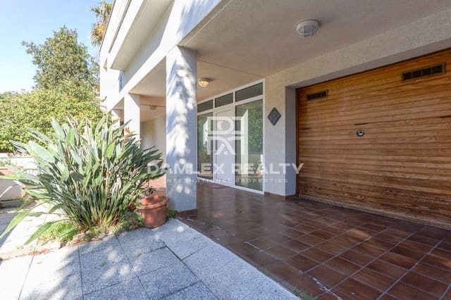 6 slaapkamer Villa te koop in Blanes met garage - € 1.600.000 (Ref: 4388596)