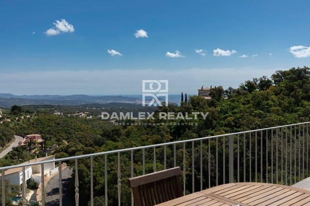 3 bedroom Villa for sale in Platja d'Aro, Castell-Platja d'Aro with pool - € 996,000 (Ref: 4388613)