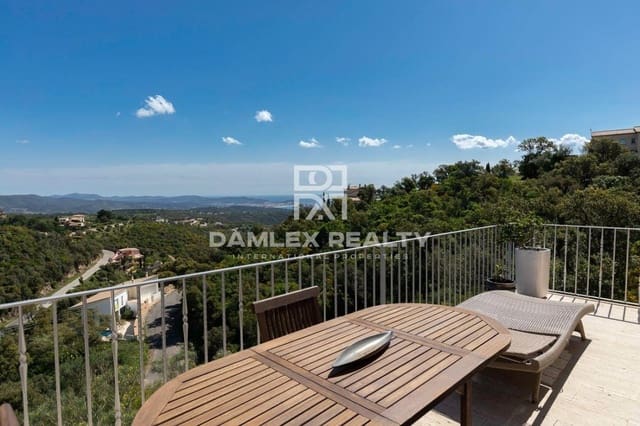 3 bedroom Villa for sale in Platja d'Aro, Castell-Platja d'Aro with pool - € 996,000 (Ref: 4388613)