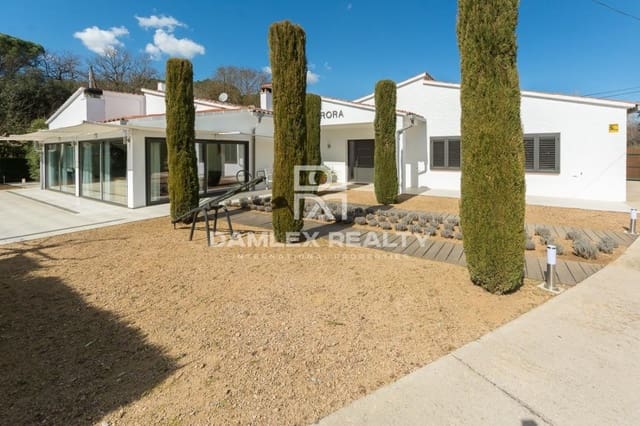 4 bedroom Villa for sale in Caldes de Malavella with pool - € 595,000 (Ref: 4524492)