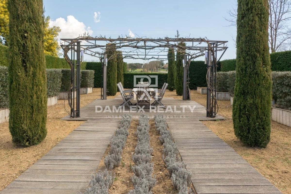 4 soveværelse Villa til salg i Caldes de Malavella med swimmingpool - € 595.000 (Ref: 4524492)