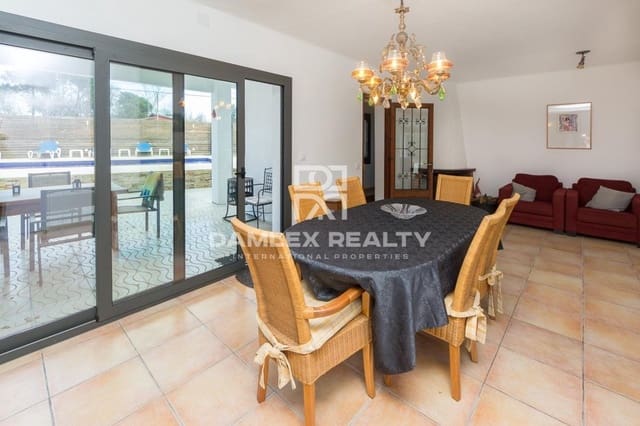 4 bedroom Villa for sale in Caldes de Malavella with pool - € 595,000 (Ref: 4524492)