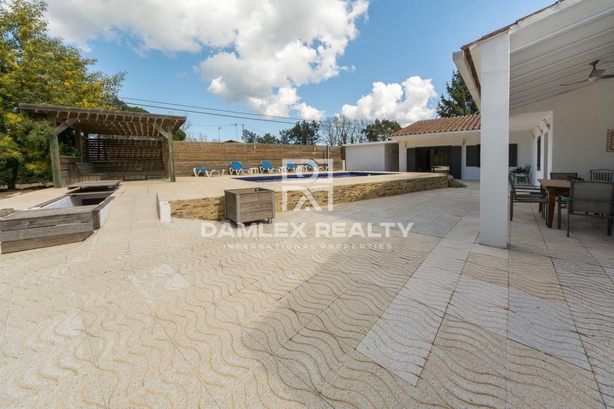 4 soveværelse Villa til salg i Caldes de Malavella med swimmingpool - € 595.000 (Ref: 4524492)