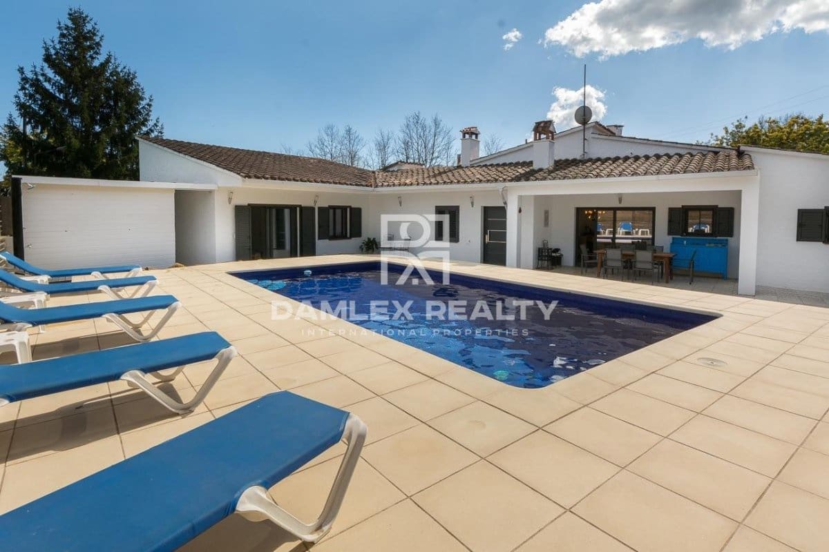 4 soveværelse Villa til salg i Caldes de Malavella med swimmingpool - € 595.000 (Ref: 4524492)