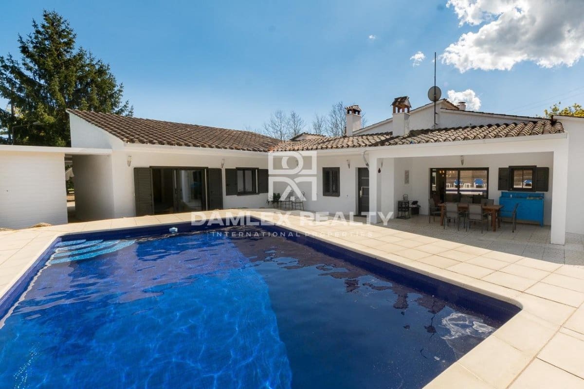 4 soveværelse Villa til salg i Caldes de Malavella med swimmingpool - € 595.000 (Ref: 4524492)