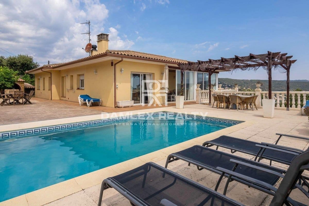 4 slaapkamer Villa te koop in Platja d'Aro met zwembad - € 895.000 (Ref: 4532236)