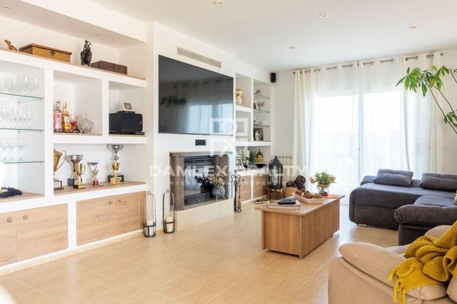 4 slaapkamer Villa te koop in Platja d'Aro, Castell-Platja d'Aro met zwembad - € 895.000 (Ref: 4532236)