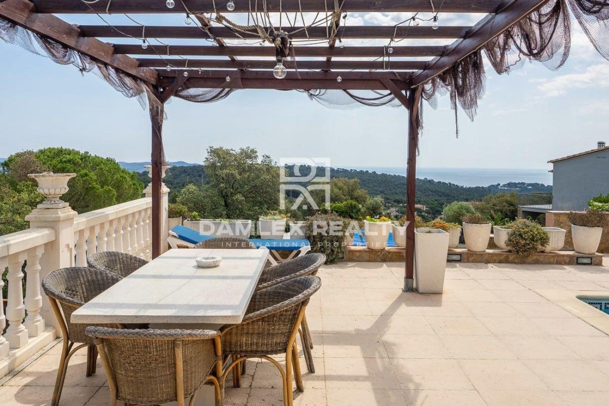 4 slaapkamer Villa te koop in Platja d'Aro met zwembad - € 895.000 (Ref: 4532236)