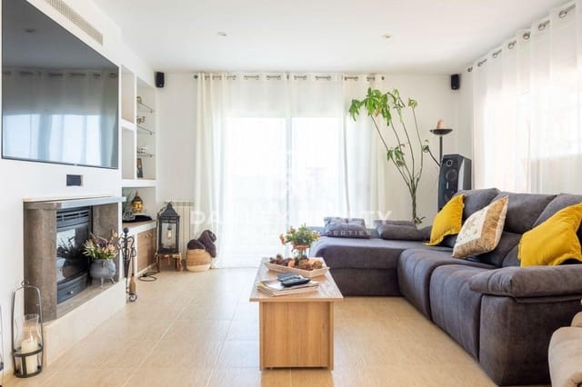 4 slaapkamer Villa te koop in Platja d'Aro, Castell-Platja d'Aro met zwembad - € 895.000 (Ref: 4532236)