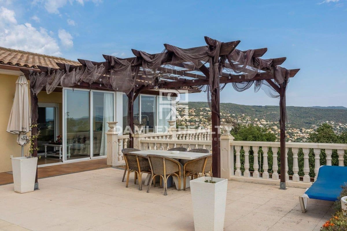 4 slaapkamer Villa te koop in Platja d'Aro met zwembad - € 895.000 (Ref: 4532236)