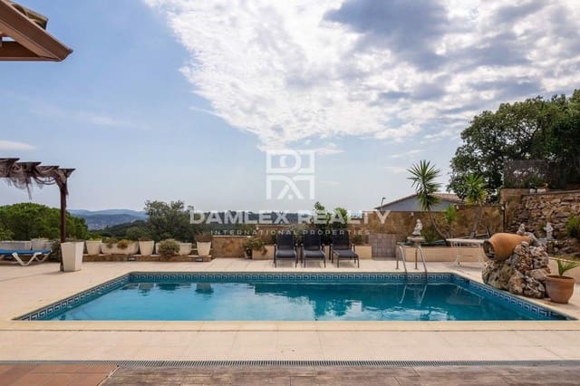 4 slaapkamer Villa te koop in Platja d'Aro, Castell-Platja d'Aro met zwembad - € 895.000 (Ref: 4532236)