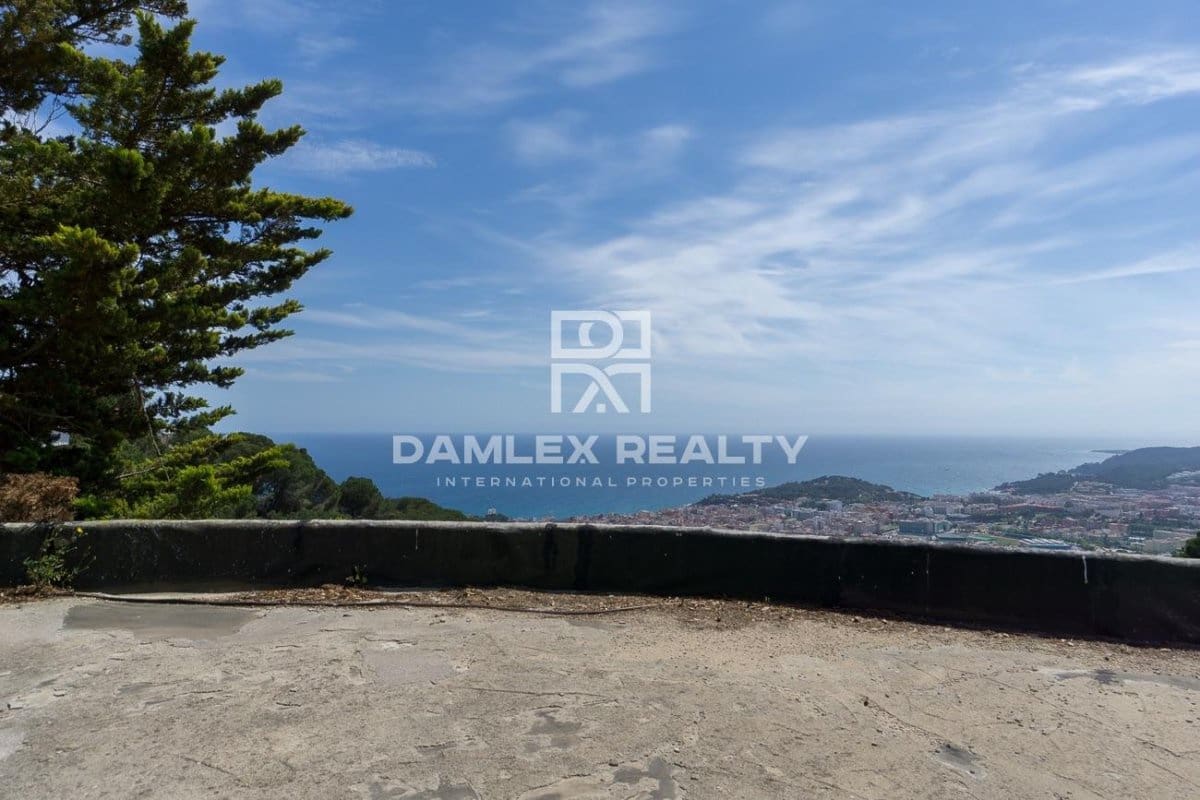 3 soverom Villa til salgs i Lloret de Mar med svømmebasseng garasje - € 980 000 (Ref: 4602920)