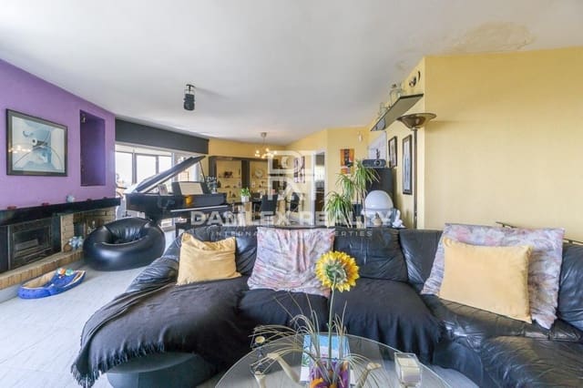 3 soverom Villa til salgs i Lloret de Mar med svømmebasseng garasje - € 980 000 (Ref: 4602920)