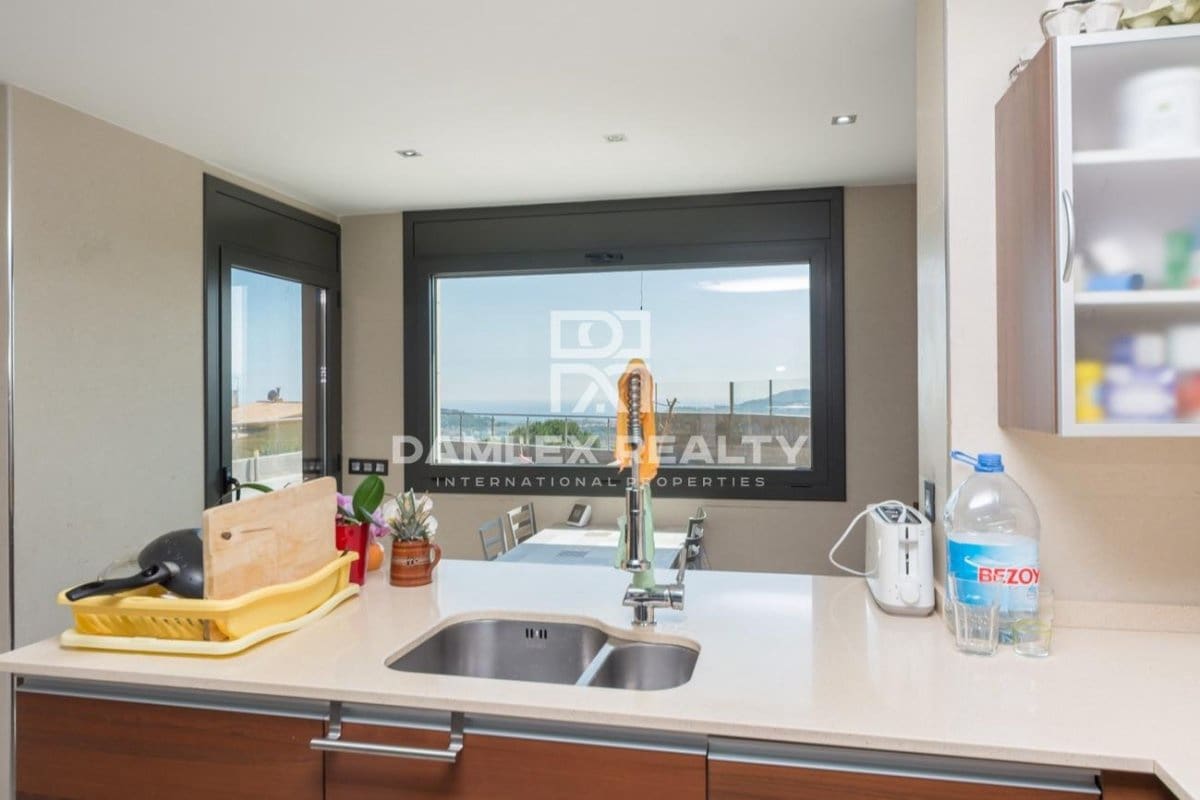 3 soverom Villa til salgs i Lloret de Mar med svømmebasseng garasje - € 750 000 (Ref: 4633624)