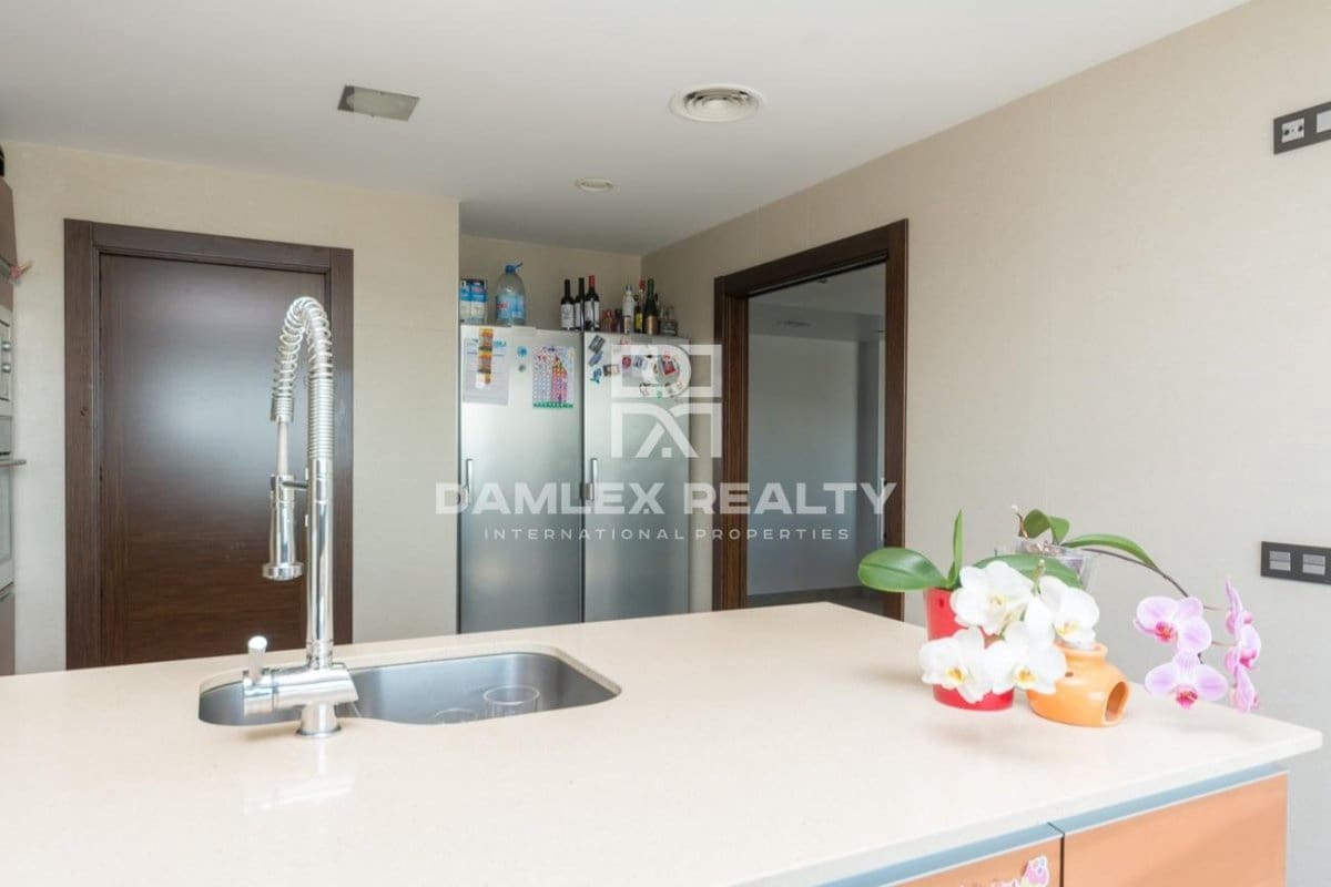 3 soverom Villa til salgs i Lloret de Mar med svømmebasseng garasje - € 750 000 (Ref: 4633624)