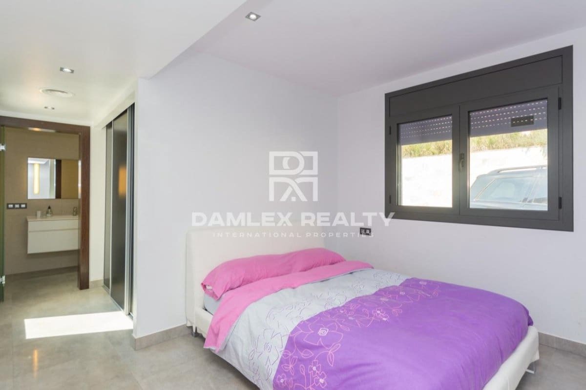 3 soverom Villa til salgs i Lloret de Mar med svømmebasseng garasje - € 750 000 (Ref: 4633624)