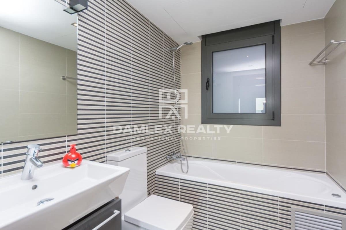 3 soverom Villa til salgs i Lloret de Mar med svømmebasseng garasje - € 750 000 (Ref: 4633624)