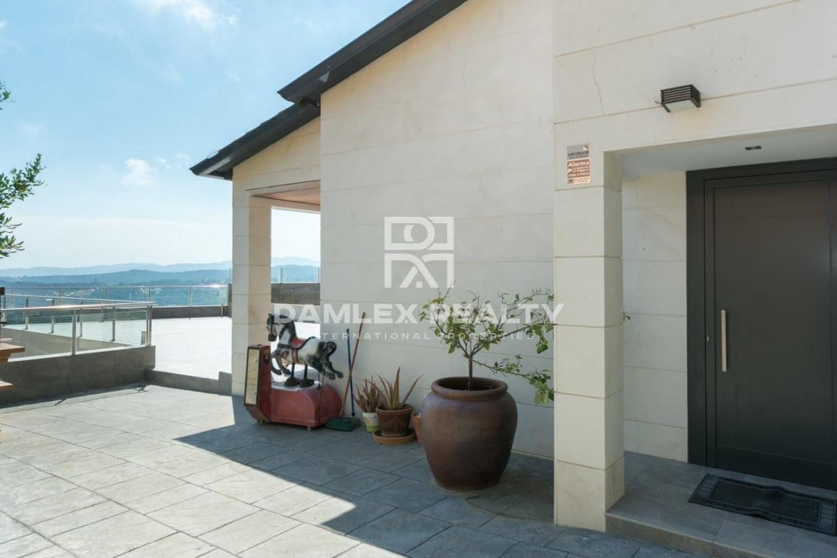 3 soverom Villa til salgs i Lloret de Mar med svømmebasseng garasje - € 750 000 (Ref: 4633624)