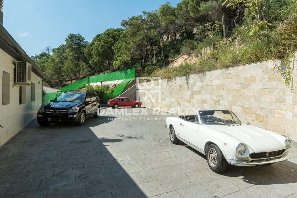 3 soverom Villa til salgs i Lloret de Mar med svømmebasseng garasje - € 750 000 (Ref: 4633624)