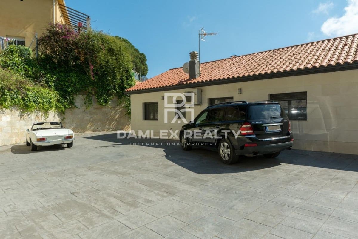 3 soverom Villa til salgs i Lloret de Mar med svømmebasseng garasje - € 750 000 (Ref: 4633624)