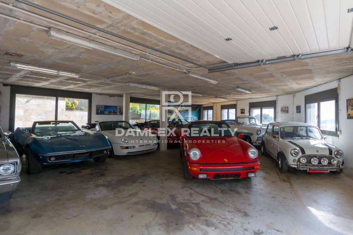 3 soverom Villa til salgs i Lloret de Mar med svømmebasseng garasje - € 750 000 (Ref: 4633624)