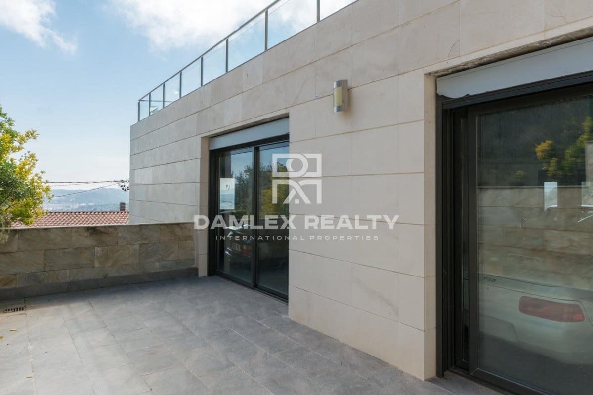 3 soverom Villa til salgs i Lloret de Mar med svømmebasseng garasje - € 750 000 (Ref: 4633624)