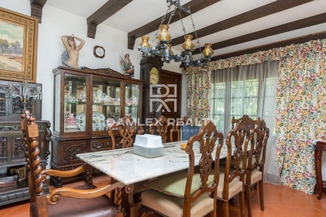 3 slaapkamer Villa te koop in Lloret de Mar met garage - € 1.500.000 (Ref: 4648560)