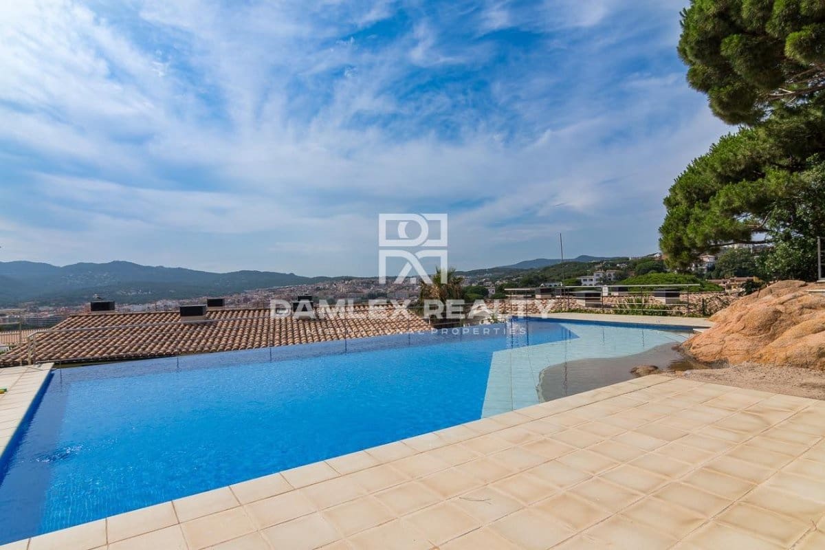 4 soveværelse Byhus til salg i Sant Feliu de Guixols med swimmingpool garage - € 685.000 (Ref: 4766659)
