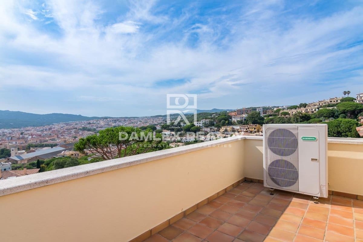 4 soveværelse Byhus til salg i Sant Feliu de Guixols med swimmingpool garage - € 685.000 (Ref: 4766659)