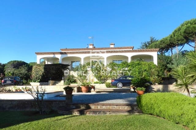 5 bedroom Villa for sale in Sant Feliu de Guíxols with pool - € 1,950,000 (Ref: 5265882)