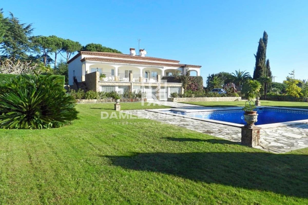 5 soveværelse Villa til salg i Sant Feliu de Guixols med swimmingpool - € 2.200.000 (Ref: 5265882)