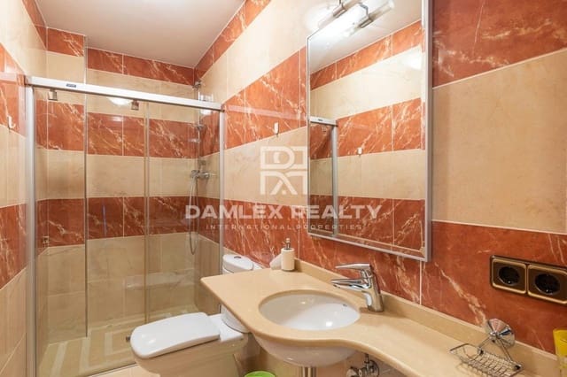 3 soverom Villa til salgs i Lloret de Mar med svømmebasseng garasje - € 1 500 000 (Ref: 5540715)