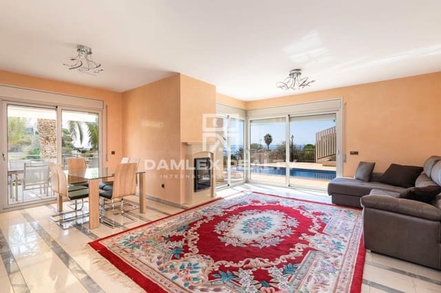 3 soverom Villa til salgs i Lloret de Mar med svømmebasseng garasje - € 1 500 000 (Ref: 5540715)