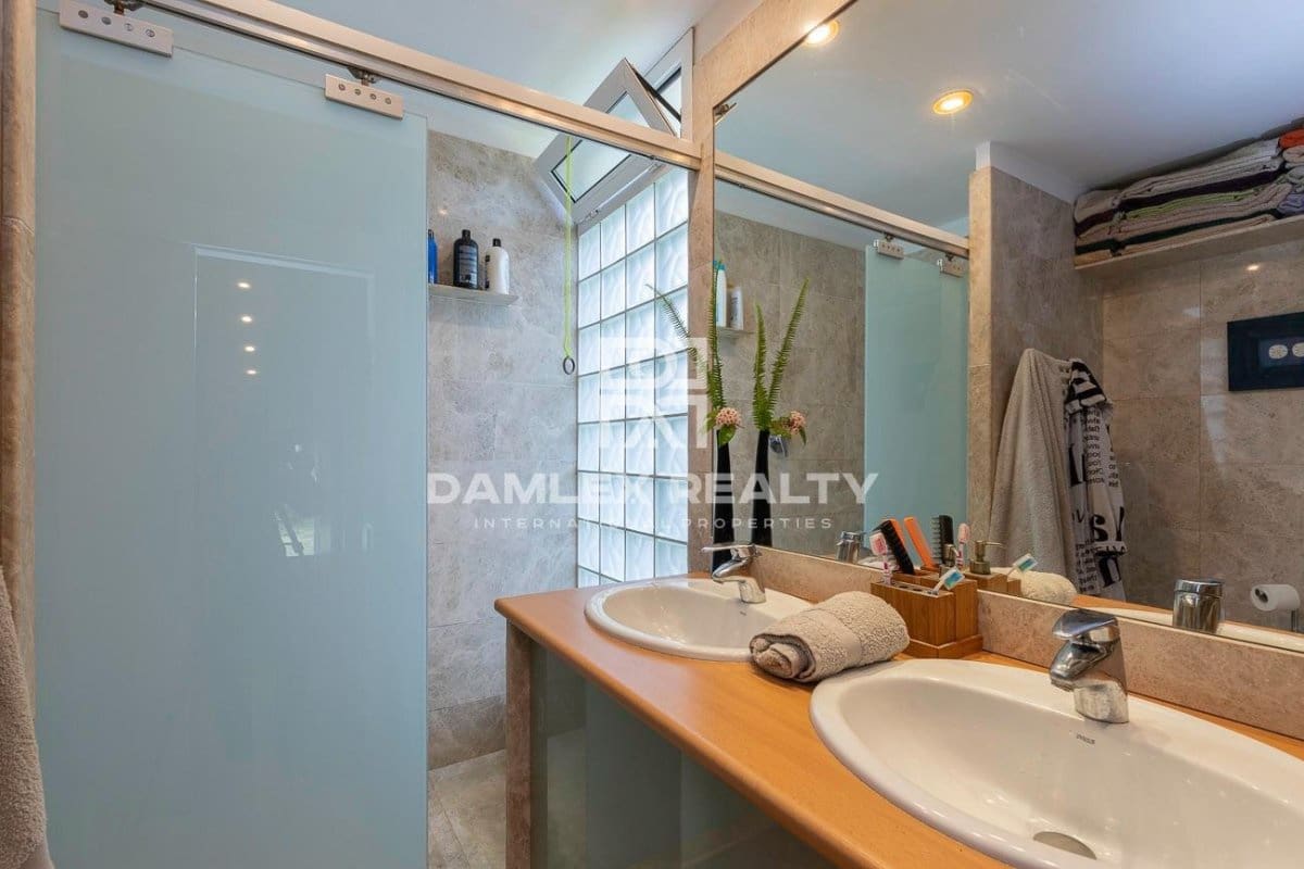 2 soveværelse Villa til salg i Blanes med swimmingpool garage - € 840.000 (Ref: 5548935)