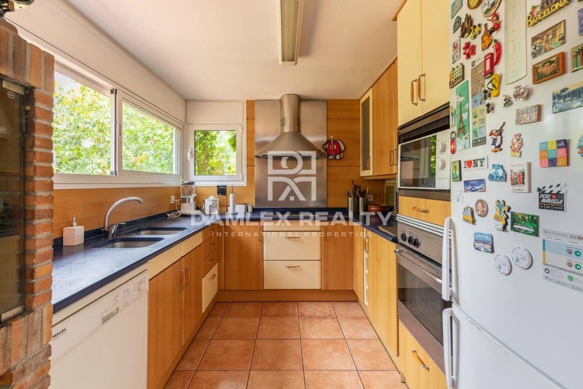 2 soveværelse Villa til salg i Blanes med swimmingpool garage - € 840.000 (Ref: 5548935)